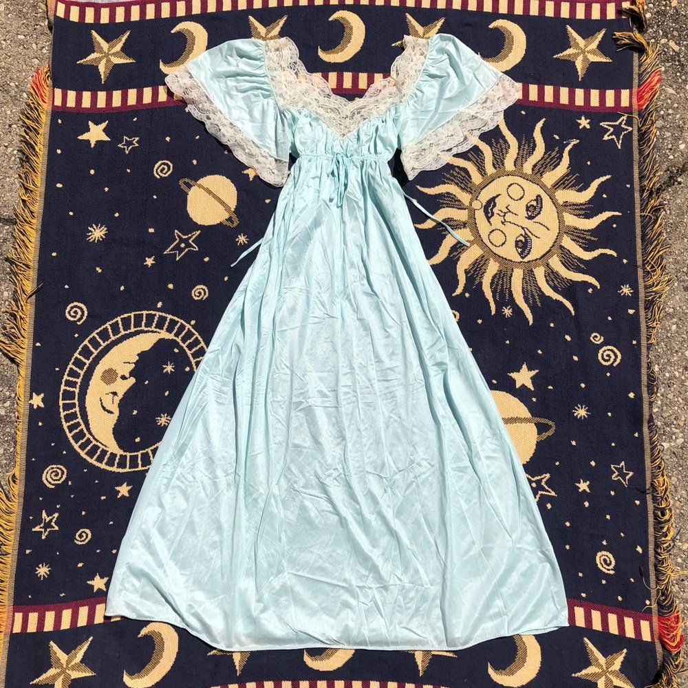 VTG | Union Made Powder Blue Fairy Flutter Lace Night Gown Butterfly Sleeves M